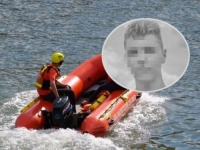 DRUGOVI KRENULI ZA NJIM DA GA SPASE, ALI BILO JE KASNO: Tinejdžer skočio u jezero i umro od strujnog udara