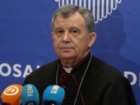 VRHBOSANSKI NADBISKUP TOMO VUKŠIĆ U POVODU GODIŠNJICE GENOCIDA U SREBRENICI: Grobovi žrtava veliki su propovjednici mira...