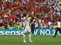 NIJEMAC ZAVRŠIO KARIJERU: Kroosa ovacijama ispratili navijači, a onda su se oglasili i Španci (VIDEO)