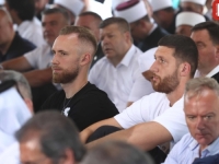 JUSUF NURKIĆ I DŽANAN MUSA U POTOČARIMA: Dva naša najbolja košarkaša na kolektivnoj dženazi žrtvama genocida (FOTO)