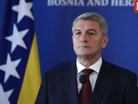 'SB' NA PRESSU MEHMEDOVIĆEVE STRANKE: 'Službena vozila se kupuju od uvijek istih firmi, bliskih Čoviću i Dodiku' (FOTO)
