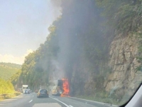 NADOMAK BANJE LUKE ZAPALIO SE AUTOBUS: Vatrogasci iz Mrkonjić Grada javili su da je...