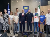 ZLATAN, DUŠAN, TARIK, ESMA, REJHAN, NEJRA, AJAS, ZARA I IMAN: Premijer ZDK ugostio mladu ekipu koja se plasirala na Europsko prvenstvo u robotici