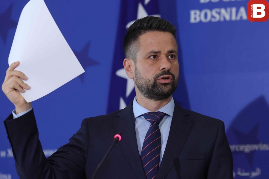 AMIDŽIĆU, SIVI `TIĆU: Kako je ministar financija i trezora BiH ‘zaboravio’ na sramotan potez stranačkog šefa Milorada Dodika…
