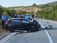 STRAVIČNE SCENE S MJESTA NESREĆE: Teška saobraćajna nesreća kod Bileće, jedna osoba poginula