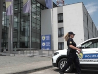 ISPALIO SEDAM METAKA: Produžen pritvor osumnjičenom za pokušaj ubistva policajca
