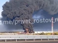 ZELENSKI ŠOKIRAO PUTINA: Ukrajinci dronovima zasuli 1500 kilometara udaljenu rusku teritoriju, gori i u Rostovu! (VIDEO)