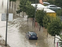 POPLAVLJENI PODRUMI I GARAŽE: Snažno nevrijeme pogodilo ove dijelove naše zemlje (VIDEO)