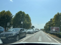 VIKEND JE, LJETO JE: Velike gužve na putevima u BiH, zadržavanja na granici