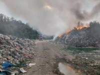 VATROGASCI NA TERENU: Veliki požar na gradskoj deponiji u Kotor Varošu