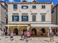 TRAŽI SE KUPAC: Pogledajte kako izgleda kuća u Dubrovniku koja se prodaje za vrtoglavih 27.000 eura PO KVADRATU