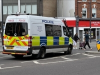 NEMIRI U VELIKOJ BRITANIJI: Jake mjere obezbjeđenja pred miting krajnje desnice na sjeveroistoku  Londona, prodavnice zatvorene ranije