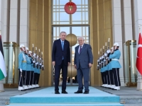 MAHMOUD ABBAS DOPUTOVAO U ANKARU: Sastao se sa Recepom Tayyipom Erdoganom, sutra će se...