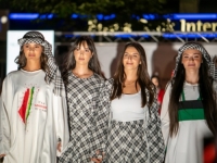 ŽENE KOJE OSNAŽUJU: Sarajevo Modest Fashion Festival oduševio publiku porukama solidarnosti, kulture, i aktivizma.