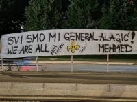 URUĆEN MU PREKRŠAJNI NALOG: Aličković kažnjen sa 500 KM zbog postavljanja transparenta generalu Mehmedu Alagiću u Sarajevu