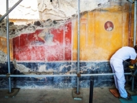 ŽELIO OSTAVITI TRAG: Turista urezao inicijale na kuću u Pompejima staru 2000 godina