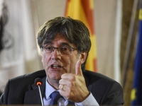 PRKOSI NALOGU ZA HAPŠENJE: Bivši katalonski predsjednik Puigdemont se vratio u Barselonu