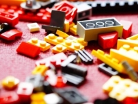 PA ĆE BITI SKUPLJE: Lego prelazi na recikliranu plastiku