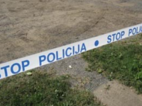 ZADOBIO POVREDE RUKE I GLAVE: Zbog parkinga na Braču dva muškarca teško povrijedila 58-godišnjaka