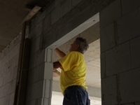 NEDOSTAJE ZANATLIJA: Na gradilištima u BiH sve češće strani radnici, našu djecu 'sramota' teških poslova