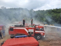 UGAŠEN POŽAR NA DEPONIJI STANOVI: Velikim naporima vatrogasaca na gašenju spriječeno...