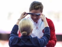 VELIKI OSMIJEH NA LICU: Kolinda dodijelila bronzanu medalju hrvatskoj atletičarki Sandri Elkasević (FOTO)