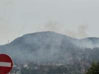 VATROGASCI NA TERENU: Požar na Trebeviću, opet u miniranom području