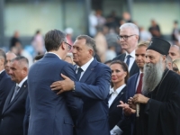 U SUSJEDSTVU ODJEKNULI GOVORI VUČIĆA I DODIKA: 'Treba se okupiti oko ideje `Srbija kao država i Republika Srpska kao država`...'
