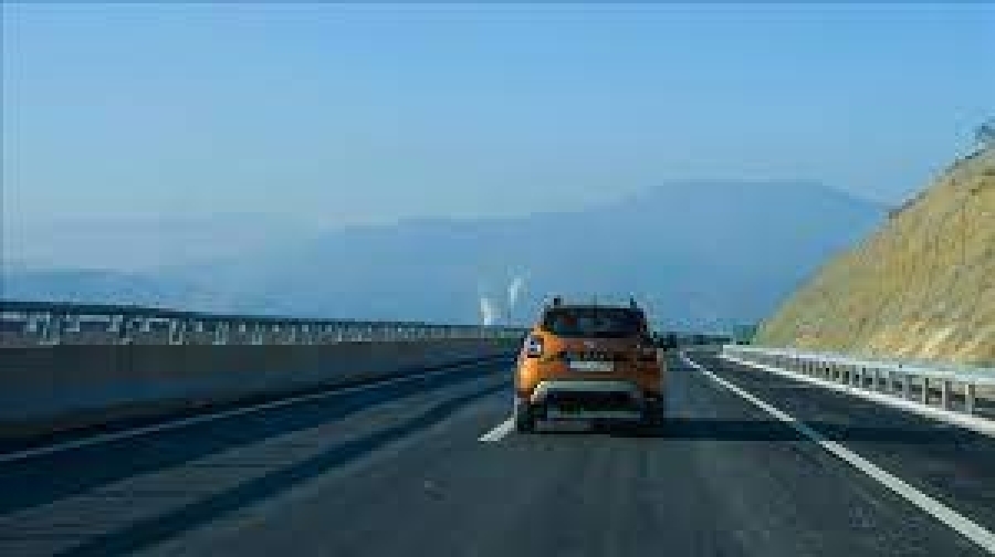 Border Crossings See Surge in Traffic, But Relief Remains Elusive