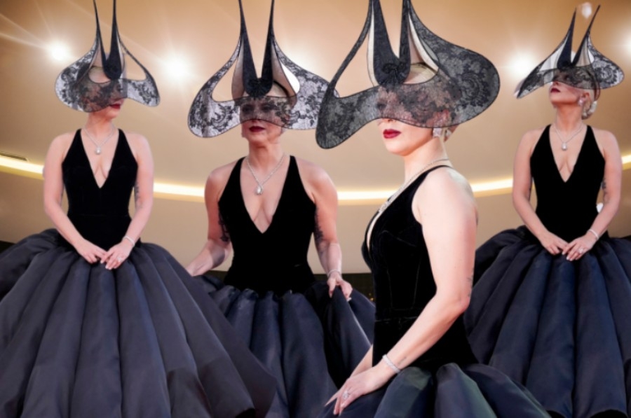 Gaga for Love: The Jaw-Dropping Detail That Stole the Spotlight in Lady Gaga’s Latest Photo with Her Fiancé