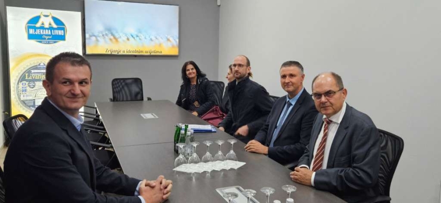 VELIKI ISKORAK ZA PROMOCIJU LOKALNOG NASLJEĐA: Christian Schmidt danas je u Livnu, zajedno sa direktorom…