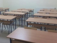 INCIDENT U SUSJEDSTVU: Učenik petog razreda klupom gađao nastavnika i polomio prst