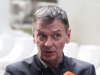 'OVAKO NEŠTO...'; Aleksandar Jovanović Ćuta izvinio se u Skupštini Srbije Jovanki Broz zbog Ane Brnabić