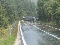 NESREĆA KOD OLOVA: Vozač OS BiH povrijeđen u prevrtanju kamiona