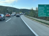 KOLAPS NA ULAZU U SARAJEVO: Četiri vozila se sudarila u tunelu Oštrik