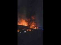 STRAVIČNI SNIMCI STIŽU IZ BANJA LUKE: Vatra i gust crni dim kuljaju na sve strane, naseja bez struje (FOTO, VIDEO)