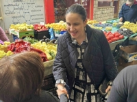 MODERNIZACIJA JE NEOPHODNA: Benjamina Karić posjetila pijacu na Grbavici i najavila pomoć trgovcima... (FOTO)