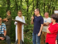 BOLNO MJESTO SJEĆANJA: Obilježena 22. godišnjica otkrivanja masovne grobnice Tihotina