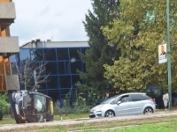 ZAPANJUJUĆA SCENA KOD ELEKTROPRIVREDE BiH: Automobil na glavnoj sarajevskoj saobraćajnici završio na boku