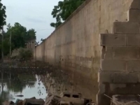 PRILIKA KOJA SE NE PROPUŠTA: Gotovo 300 ljudi pobjeglo iz zatvora nakon što su poplave urušile zid (VIDEO)