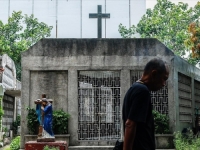ŽIVOT MEĐU MRTVIMA: Groblje u Manilli dom za 6.000 Filipinaca