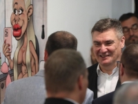 IZLOŽBA KARIKATURA 'MI HRVATI': Pogledajte kako je Zoran Milanović reagirao kad je ugledao svoju (FOTO)