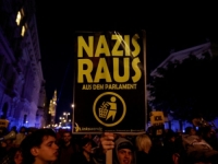 STOTINE LJUDI NA ULICAMA BEČA NAKON POBJEDE KRAJNJE DESNICE: 'Nacisti napolje' (VIDEO)