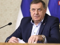 MILORAD DODIK IZRAČUNAO: 'Platili smo više od 100.000 KM kazni za preuranjenu kampanju, zalijepit ću plakat...'