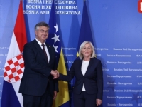 PLENKOVIĆ OPET ZAOBIŠAO ZGRADU U TITOVOJ 16: 'Nije to nešto što nama pričinjava neko osobito zadovoljstvo' - Posjetu u znaku evropskog puta BiH okončao skandalom