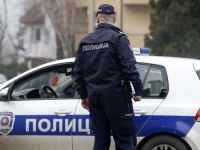 FILMSKA POTJERA ZA PLJAČKAŠEM: Bježao od policije pa sletio autom sa puta, za njim je jurilo pet vozila (FOTO)