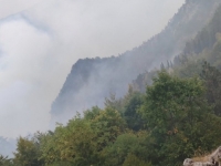 VATRENA STIHIJA UZIMA MAHA: Širi se požar u selima oko Srebrenice, gašenje vatre otežava nepristupačan teren