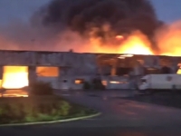 DRAMATIČNO U SUSJEDSTVU: Bjesni ogroman požar, odjekuju detonacije, oglasila se policija...