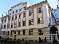SLUČAJ NASTAVNIKA-PEDOFILA S GRBAVICE: Ostavili ga da radi u školi, sada potvrđena optužnica protiv direktora i članica školskih odbora