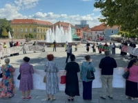 POZVALE SCHMIDTA DA REAGUJE: Majke Srebrenice i ovog 11. u mjesecu na tuzlanskom Trgu slobode održale mirne proteste